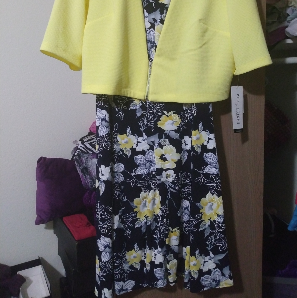 Dress - Picture 5 of 5